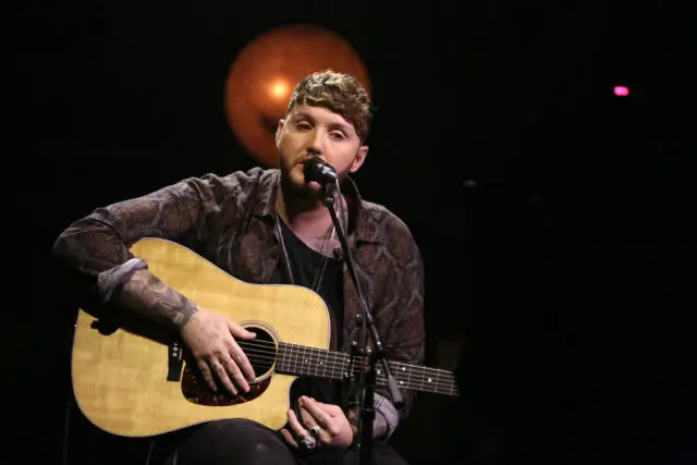 THE TONIGHT SHOW STARRING JIMMY FALLON -- Episode 0661 -- Pictured: Musical Guest James Arthur performs "Say You Won't Let Go" on April 25, 2017 -- (Photo by: Andrew Lipovsky/NBC)