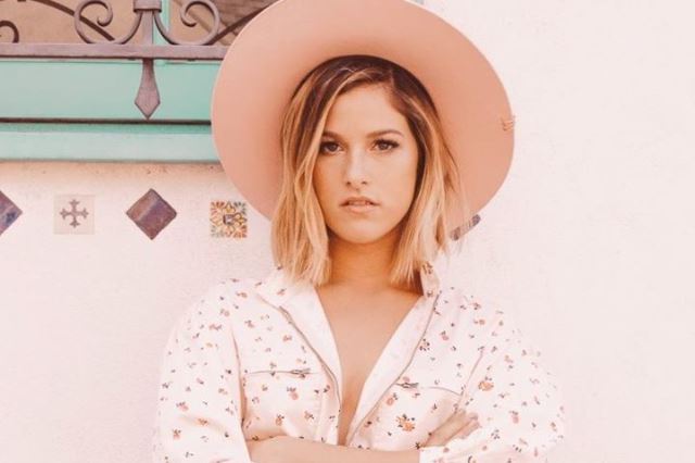 Cassadee Pope Hat Photo 2017 https://mjsbigblog.com