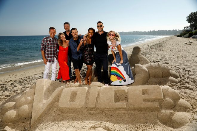 THE VOICE -- "Press Junket" -- Executive producer Mark Burnett, left, Siri Daly, Blake Shelton, Carson Daly, Jennifer Hudson, Adam Levine and Miley Cyrus enjoy a day at the beach on a picturesque Southern California afternoon. NBC?s three-time Emmy Award-winning series ?The Voice? returns for its 13th season on Monday, Sept. 25 (8-10 p.m. ET/PT) -- (Photo by: Trae Patton/NBC)