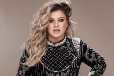 Kelly Clarkson and Pink Set to Duet 2017 American Music Awards