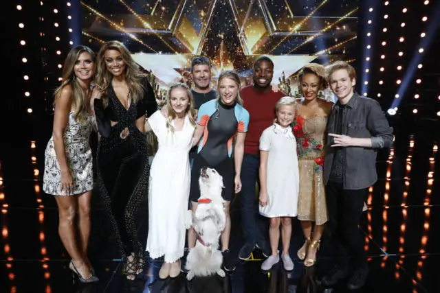 AMERICA'S GOT TALENT -- "Live Results 4" -- Pictured: (l-r) Heidi Klum, Tyra Banks, Evie Clair, Simon Cowell, Sara and Hero, Preacher Lawson, Darci Lynne, Mel B, Chase Goehring -- (Photo by: Trae Patton/NBC)