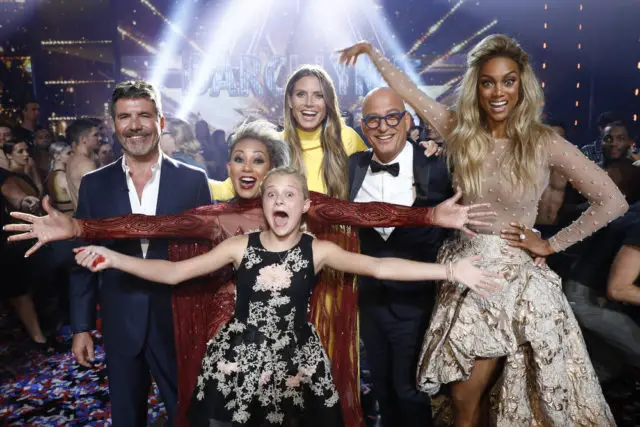 AMERICA'S GOT TALENT -- "Live Finale Results" Episode 1224 -- Pictured: (l-r) Simon Cowell, Mel B, Darci Lynne, Heidi Klum, Howie Mandell, Tyra Banks -- (Photo by: Trae Patton/NBC)