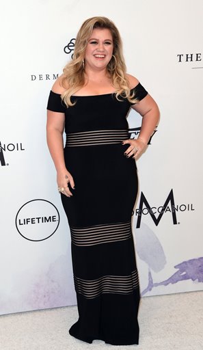 Kelly Clarkson - Variety Power of Woman Lunch