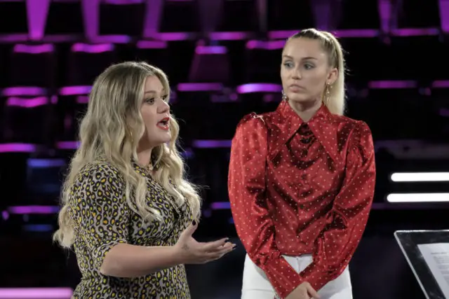 THE VOICE -- "Knockout Reality" -- Pictured: (l-r) Kelly Clarkson, Miley Cyrus -- (Photo by: Justin Lubin/NBC)
