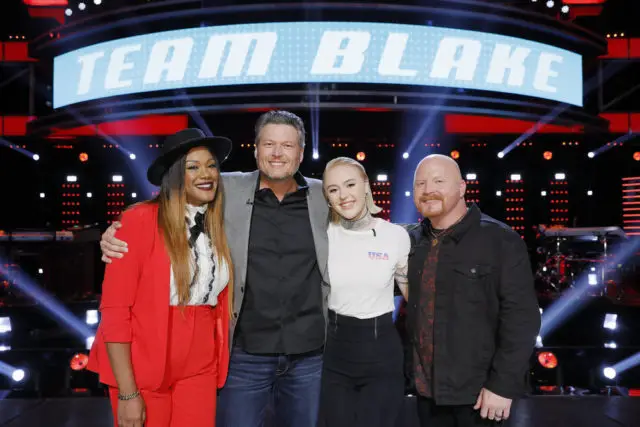 THE VOICE -- "Playoff Rounds" -- Pictured: (l-r) Keisha Renee, Blake Shelton, Chloe Kohanski, Red Marlow -- (Photo by: Trae Patton/NBC)