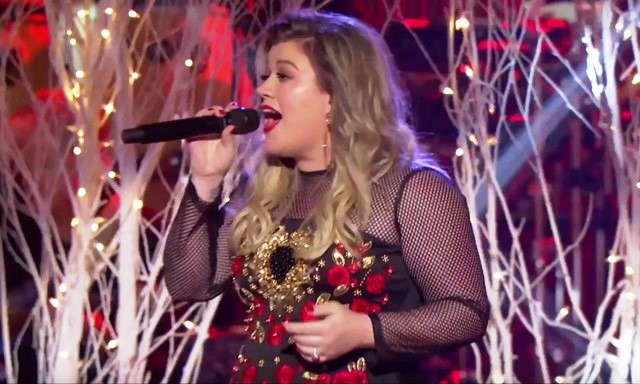 Kelly Clarkson Home for the Holidays
