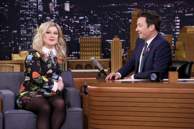 THE TONIGHT SHOW STARRING JIMMY FALLON -- Episode 0821 -- Pictured: (l-r) Singer Kelly Clarkson during an interview with host Jimmy Fallon on February 26, 2018 -- (Photo by: Andrew Lipovsky/NBC)