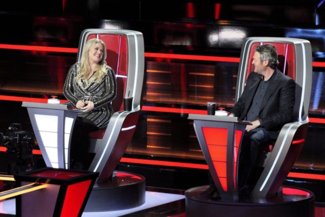 THE VOICE -- "Battle Rounds" -- Pictured: (l-r) Kelly Clarkson, Blake Shelton -- (Photo by: Trae Patton/NBC)