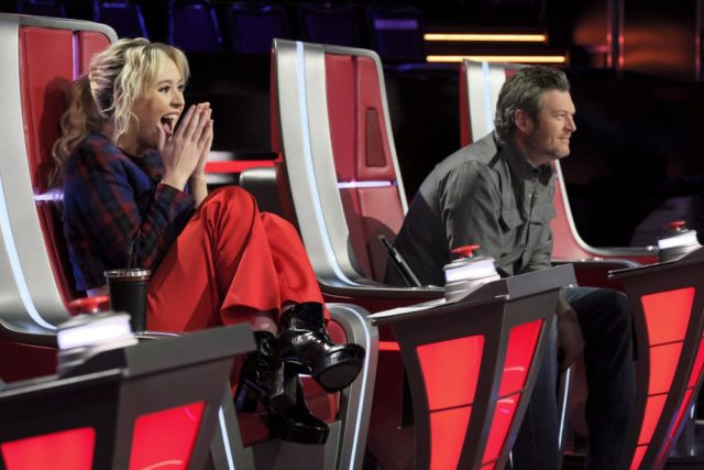 THE VOICE -- "Knockout Reality" -- Pictured: (l-r) Chloe Kohanski, Blake Shelton -- (Photo by: Trae Patton/NBC)