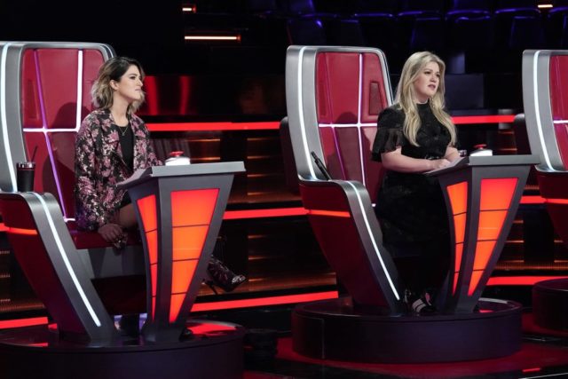 THE VOICE -- "Knockout Reality" -- Pictured: (l-r) Cassadee Pope, Kelly Clarkson -- (Photo by: Greg Gayne/NBC)