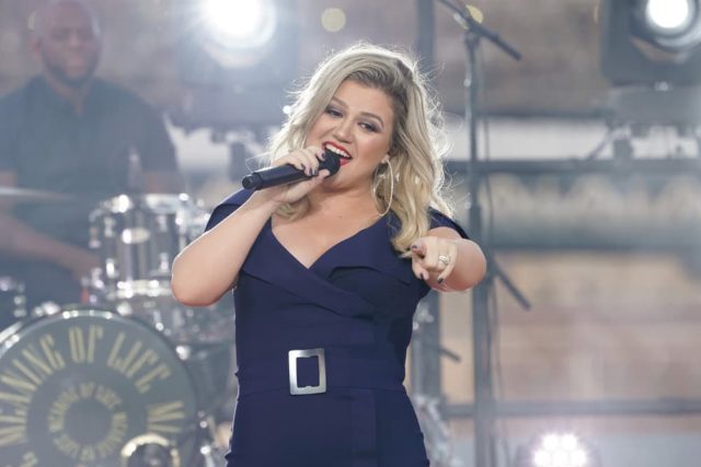 MACY'S FOURTH OF JULY FIREWORKS SPECTACULAR -- Pictured: Kelly Clarkson rehearses for the 2018 "Macy's Fourth of July Fireworks Spectacular" at the South Street Seaport in New York City -- (Photo by: Virginia Sherwood/NBC)