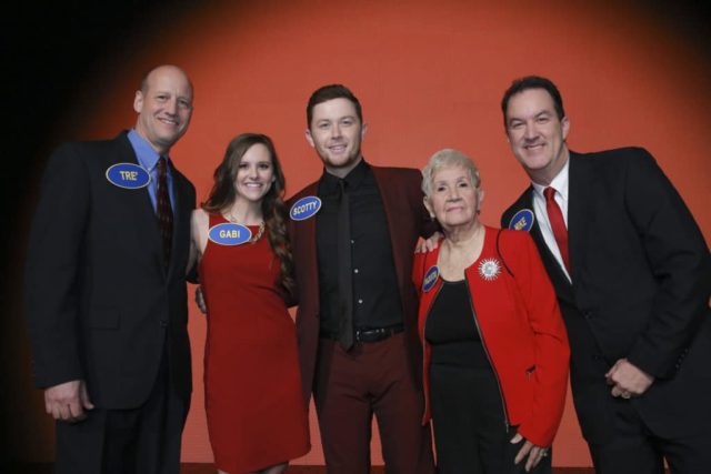 CELEBRITY FAMILY FEUD - "Scotty McCreery vs. Chris Kattan and Amber Riley vs. Tori Spelling & Dean McDermott" - The celebrity teams competing to win cash for their charities feature country music artist Scotty McCreery and actor/comedian Chris Kattan, best known from his stints on "Saturday Night Live" and "The Middle." In a separate game, family members of actress Amber Riley ("Glee") and actress Tori Spelling ("Beverly Hills, 90210") alongside her husband, actor/host Dean McDermott ("Chopped Canada"), will compete on an all-new episode, SUNDAY, AUG. 5 (8:00-9:00 p.m. EDT), on The ABC Television Network. (ABC/Byron Cohen) MERRICK ANTHONY DUGAL III, GABRIELLE ALYSE DUGAL, SCOTTY MCCREERY, PAQUITA RIVERA MCCREERY, MICHAEL PORTERFIELD MCCREERY