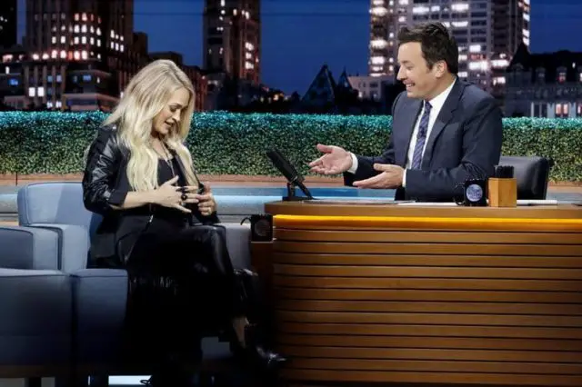 THE TONIGHT SHOW STARRING JIMMY FALLON -- Episode 0924 -- Pictured: (l-r) Singer Carrie Underwood during an interview with host Jimmy Fallon on September 13, 2018 -- (Photo by: Andrew Lipovsky/NBC)