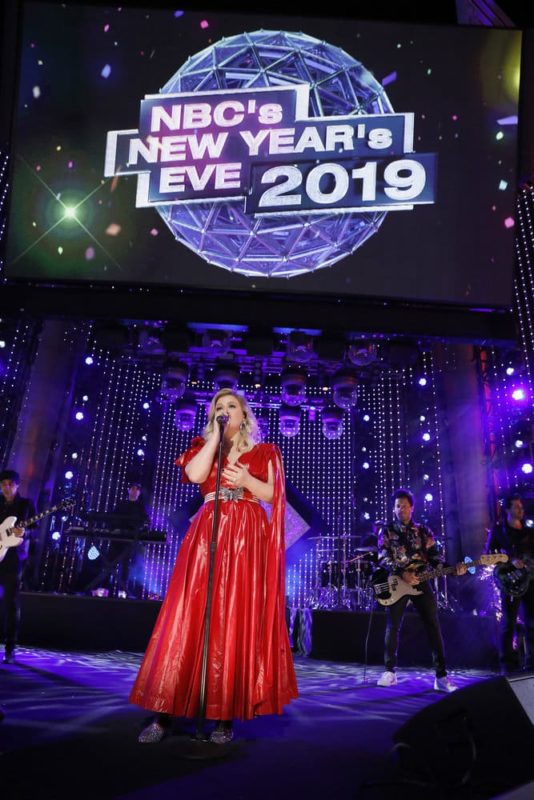 NBC'S NEW YEAR'S EVE -- Pictured: Kelly Clarkson rehearses for NBC's New Year's Eve -- (Photo by: Trae Patton/NBC)