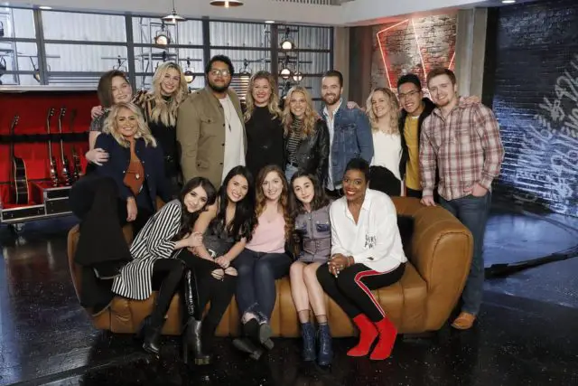 THE VOICE -- "Battle Reality" -- Pictured: (l-r) Abby Kasch, Rizzi Myers, Presley Tennant, Karen Galera, David Owens, Alena DAmico, Kelly Clarkson, Rebecca Howell, The Bundys, Mikaela Astel, Beth Griffith-Manley, Jej Vinson, Jackson Marlow -- (Photo by: Trae Patton/NBC)