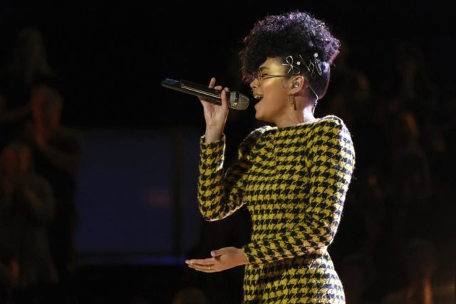 THE VOICE -- "Live Top 13" Episode 1614A -- Pictured: Mari -- (Photo by: Trae Patton/NBC)