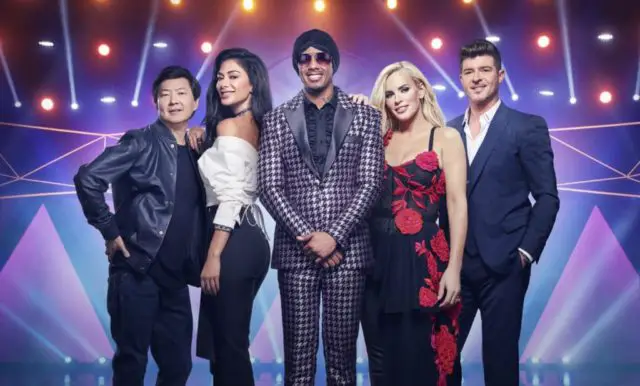 THE MASKED SINGER: L-R: Ken Jeong, Nicole Scherzinger, Nick Cannon, Jenny McCarthy and Robin Thicke in THE MASKED SINGER premiering Wednesday, Jan. 2 (9:00-10:00 PM ET/PT) on FOX. © 2019 FOX Broadcasting. CR: Michael Becker / FOX.