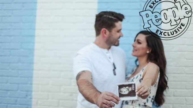 Josh Gracin and wife expecting a baby