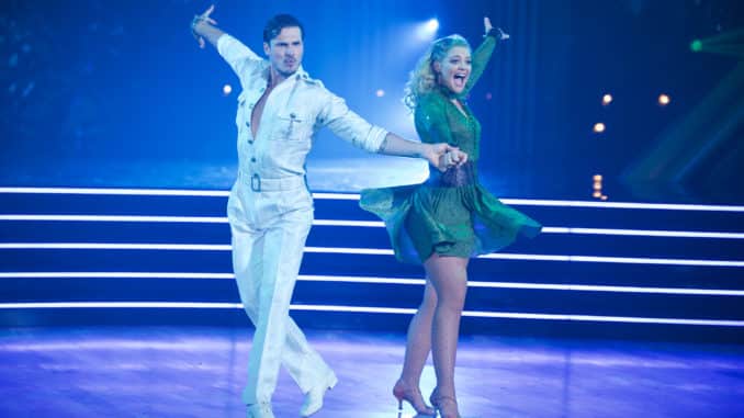 DANCING WITH THE STARS - "2019 Season Premiere" - (ABC/Eric McCandless) GLEB SAVCHENKO, LAUREN ALAINA