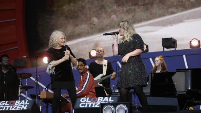 GLOBAL CITIZEN -- Global Citizen Festival in Central Park in New York City on Saturday, September 28, 2019 -- Pictured: (l-r) Carole King, Kelly Clarkson -- (Photo by: Heidi Gutman/MSNBC)