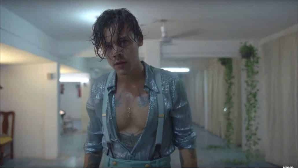 Harry Styles Lights up Music Video