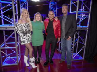 THE VOICE -- “The Battles, Part 5/The Knockouts” Episode 1711 -- Pictured: (l-r) Gwen Stefani, Kelly Clarkson, John Legend, Blake Shelton -- (Photo by: Trae Patton/NBC)