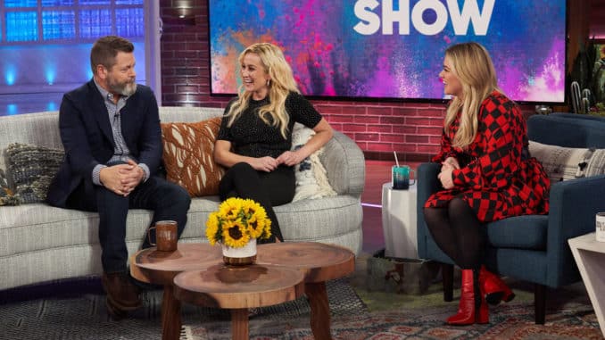 THE KELLY CLARKSON SHOW -- Episode 3054 -- Pictured: (l-r) Nick Offerman, Kellie Pickler, Kelly Clarkson -- (Photo by: Adam Christopher/NBCUniversal)