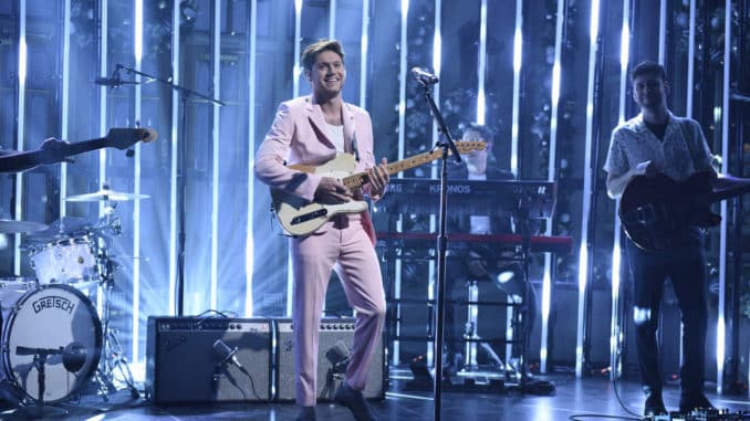 SATURDAY NIGHT LIVE -- "Scarlett Johansson" Episode 1776 -- Pictured: Musical guest Niall Horan performs on Saturday, December 14, 2019 -- (Photo by: Will Heath/NBC)