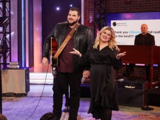 THE KELLY CLARKSON SHOW -- Episode 3083 -- Pictured: (l-r) -- Jake Hoot, Kelly Clarkson -- (Photo by: Adam Christopher/NBCUniversal)
