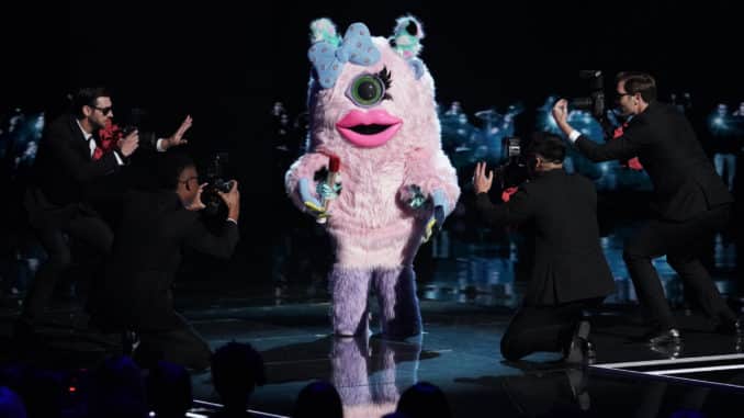 THE MASKED SINGER: Miss Monster in the “Masking for a Friend: Group A” episode of THE MASKED SINGER airing Wednesday, Feb 12 (8:00-9:01 PM ET/PT) on FOX. Cr: Michael Becker / FOX. © 2020 FOX MEDIA LLC.
