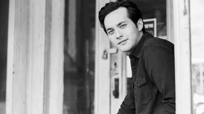 Laine Hardy drops Tiny Town Acoustic Video