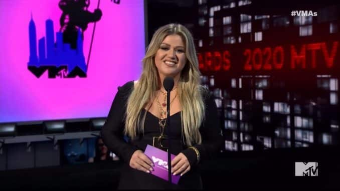 Kelly Clarkson 2020 VMAs