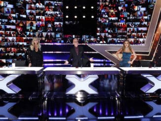 AMERICA'S GOT TALENT -- "Results" Episode 1518 -- Pictured: (l-r) Heidi Klum, Howie Mandel, Sofia Vergara -- (Photo by: Trae Patton/NBC)