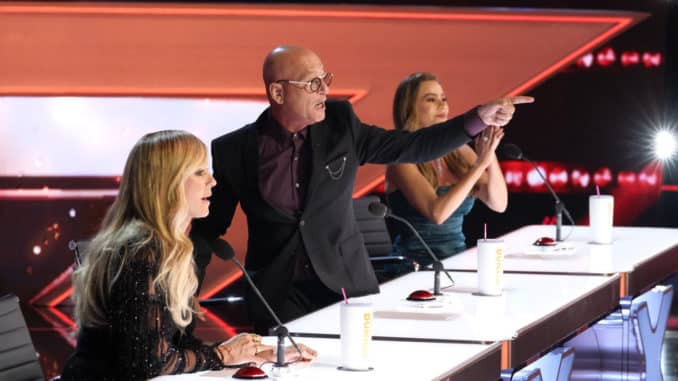 AMERICA'S GOT TALENT -- "Results" Episode 1518 -- Pictured: (l-r) Heidi Klum, Howie Mandel, Sofia Vergara -- (Photo by: Trae Patton/NBC)