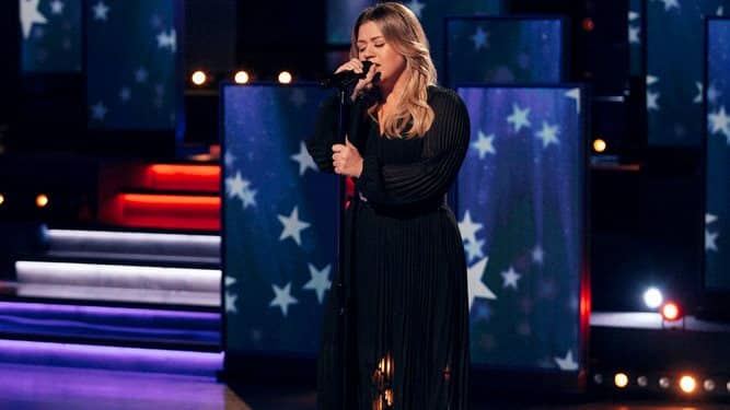 THE KELLY CLARKSON SHOW -- Episode 4025 -- Pictured: Kelly Clarkson -- (Photo by: Weiss Eubanks/NBCUniversal)