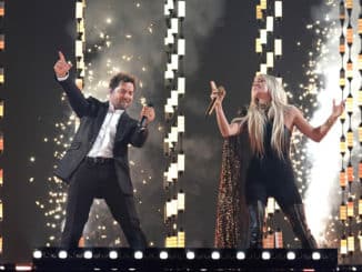 2021 LATIN AMERICAN MUSIC AWARDS -- "Show" -- Pictured: David Bisbal and Carrie Underwood at the BB&T Center in Sunrise, FL on April 15, 2021 -- (Photo by: Alexander Tamargo/Telemundo)
