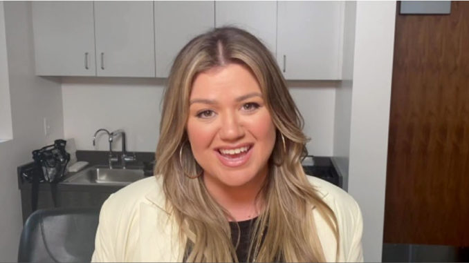 Kelly Clarkson 2021 Daytime Emmys