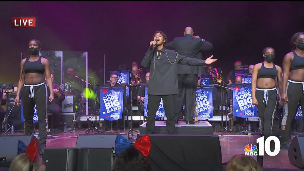 The Voice's Cam Anthony Sings 'Stand Up' 4th of July Philly (Video)