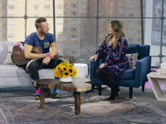 THE KELLY CLARKSON SHOW -- Episode 1003 -- Pictured: (l-r) Chris Martin, Kelly Clarkson -- (Photo by: Weiss Eubanks/NBCUniversal)