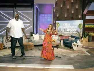 THE KELLY CLARKSON SHOW -- Episode 1016 -- Pictured: (l-r) Shaquille O'Neal, Kelly Clarkson -- (Photo by: Weiss Eubanks/NBCUniversal)