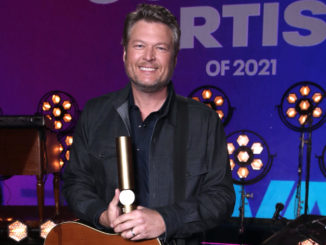 2021 PEOPLE'S CHOICE AWARDS -- Pictured: Blake Shelton, recipient of The Country Artist of 2021 award, poses on stage during the 2021 People's Choice Awards held at the Barker Hangar, Santa Monica, on December 7, 2021 -- (Photo by: Todd Williamson/E! Entertainment/NBC)