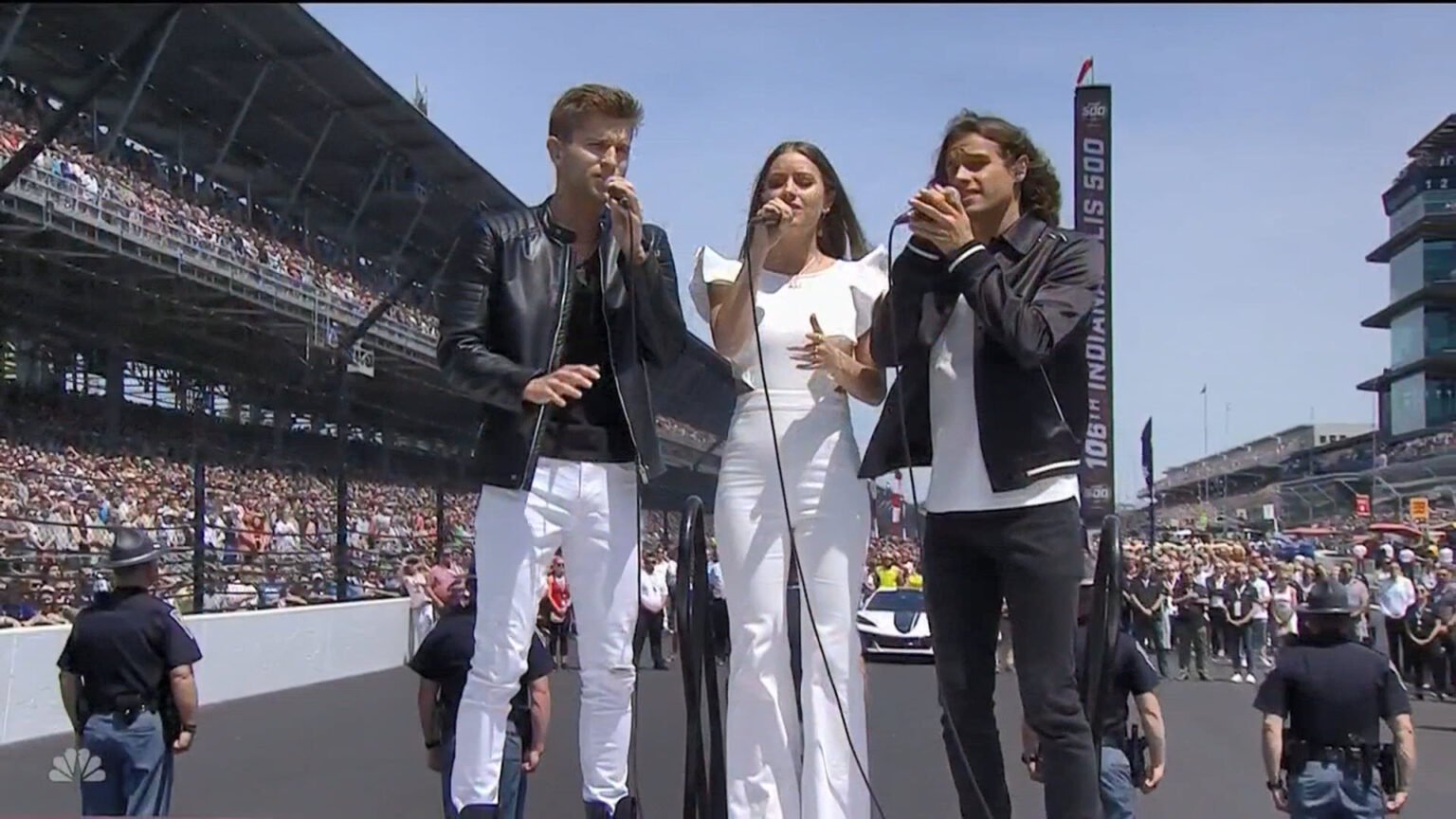 The Voice's Girl Named Tom Sing 'America the Beautiful' Indy 500