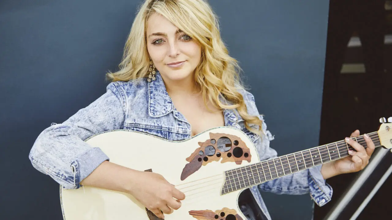 American Idol HunterGirl's Emotional "Redbird" Hits No. 9 on iTunes