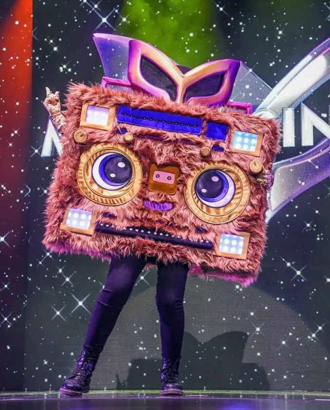 American Idol's Maddie Poppe Appeared on The Masked Singer Tour!