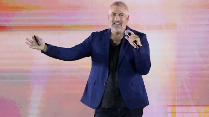 Taylor Hicks