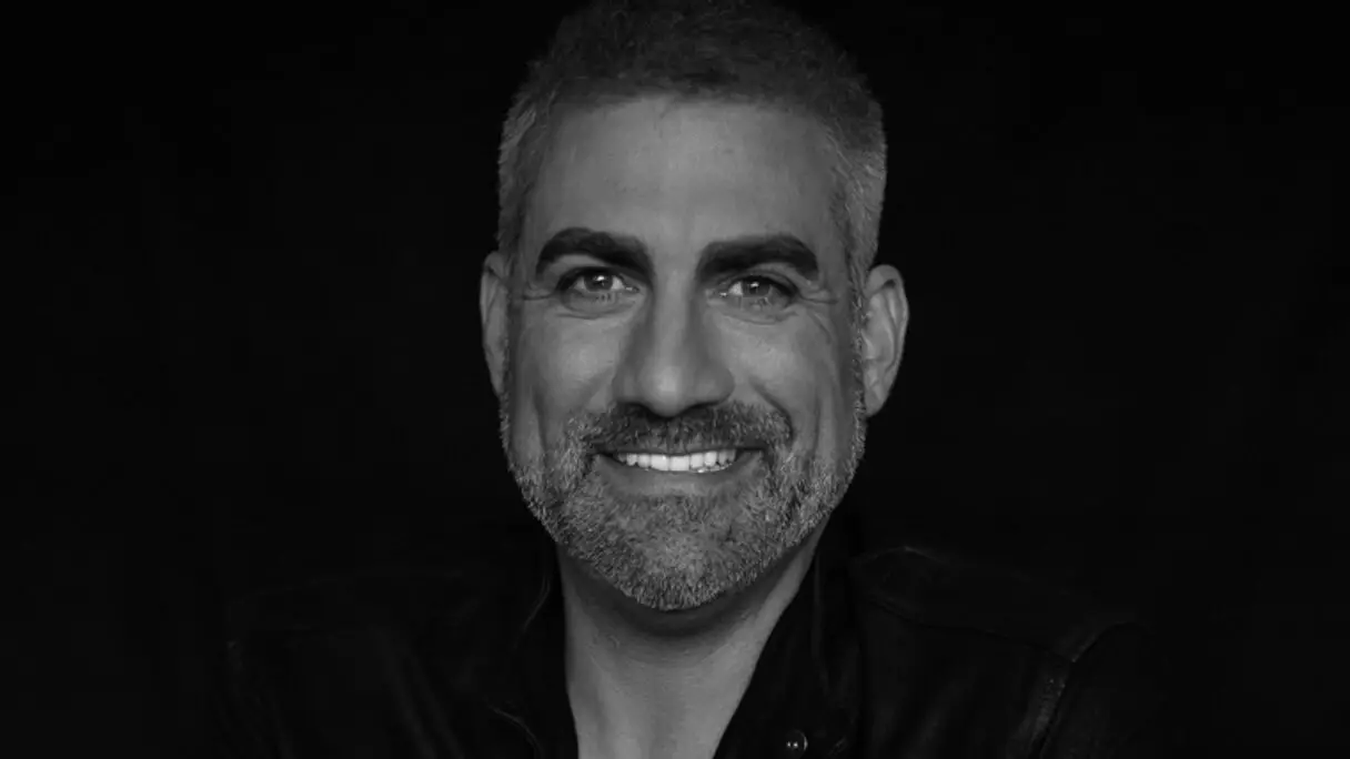 Taylor Hicks Drops 'Teach Me to Dance' Ahead of Opry Debut