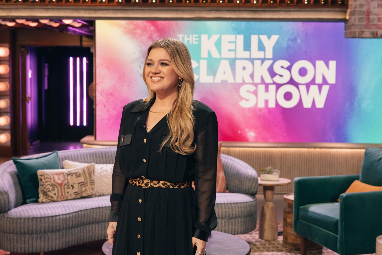 Kelly Clarkson to Host and Perform on Christmas at Rockefeller Center