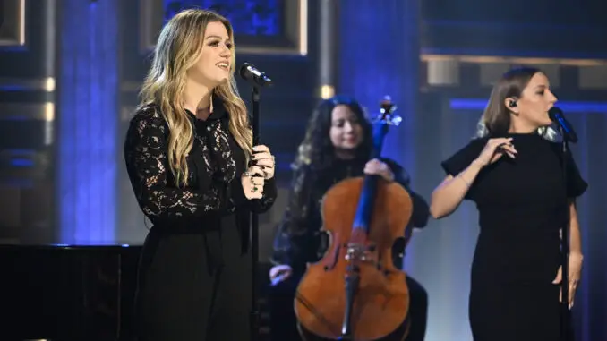 Kelly Clarkson - The Tonight Show with Jimmy Fallon