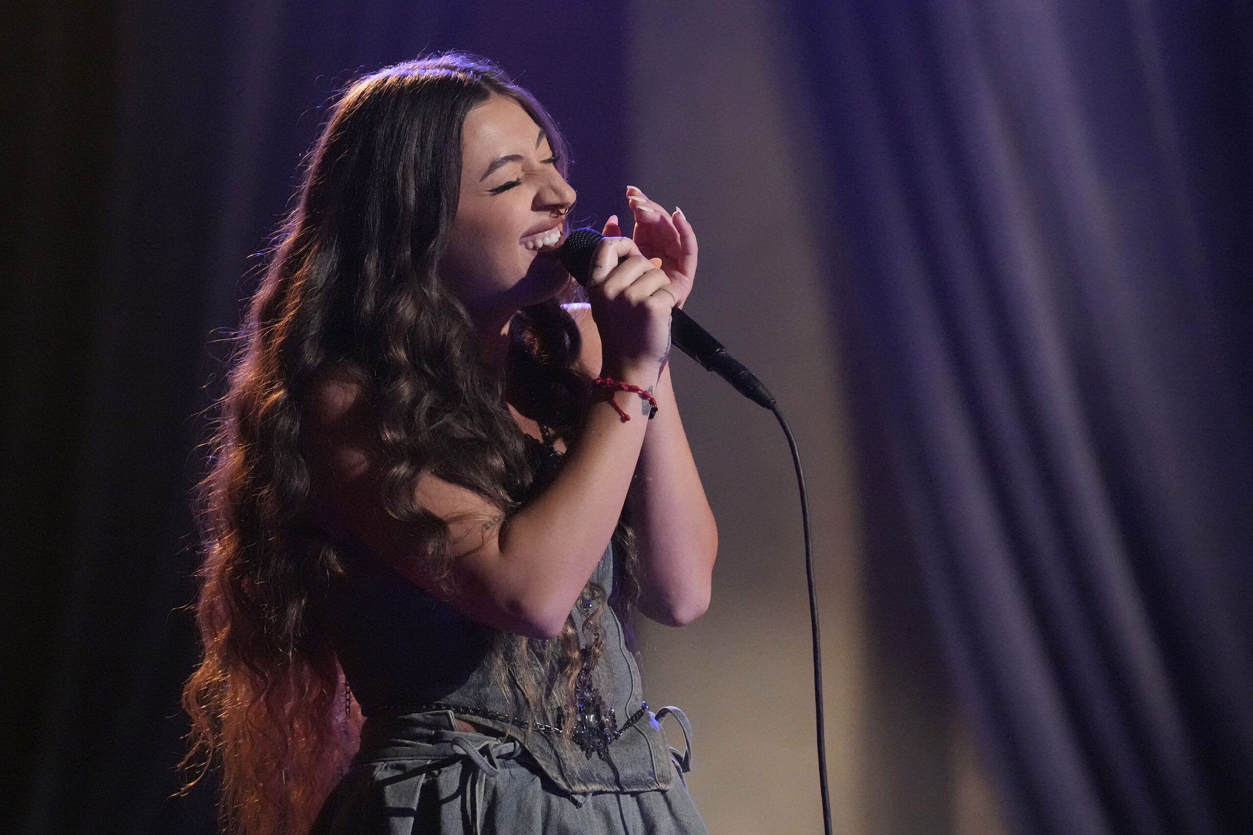 The Voice 24 Nini Iris Delivers Dynamic Cover of Radiohead's 'Karma