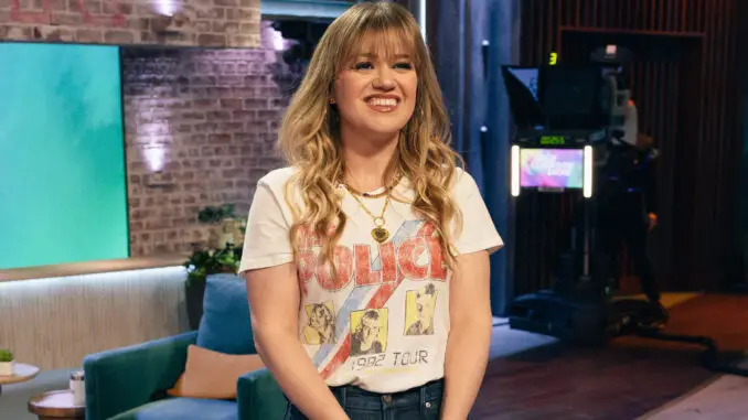 Kelly Clarkson reveals that an American Idol producer was NOT a fan